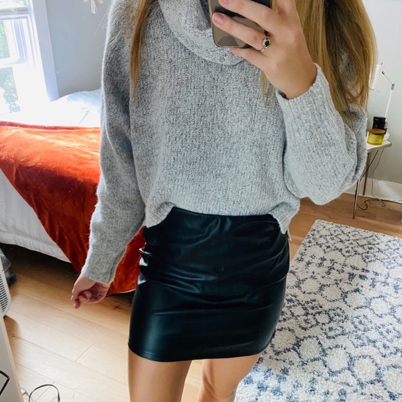 Form Fitting Faux Leather Skirt, Size S - Picture 3 of 5
